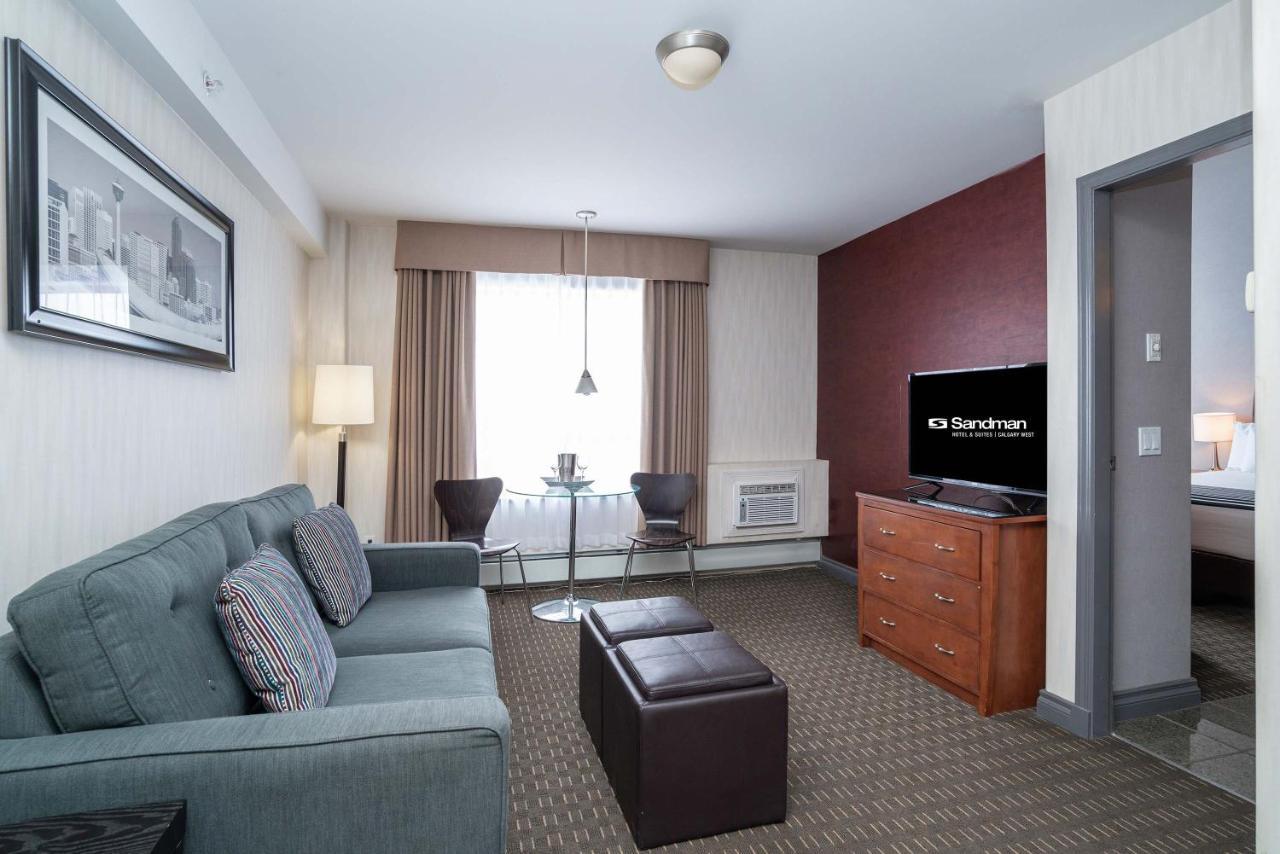Hotel Sandman & West