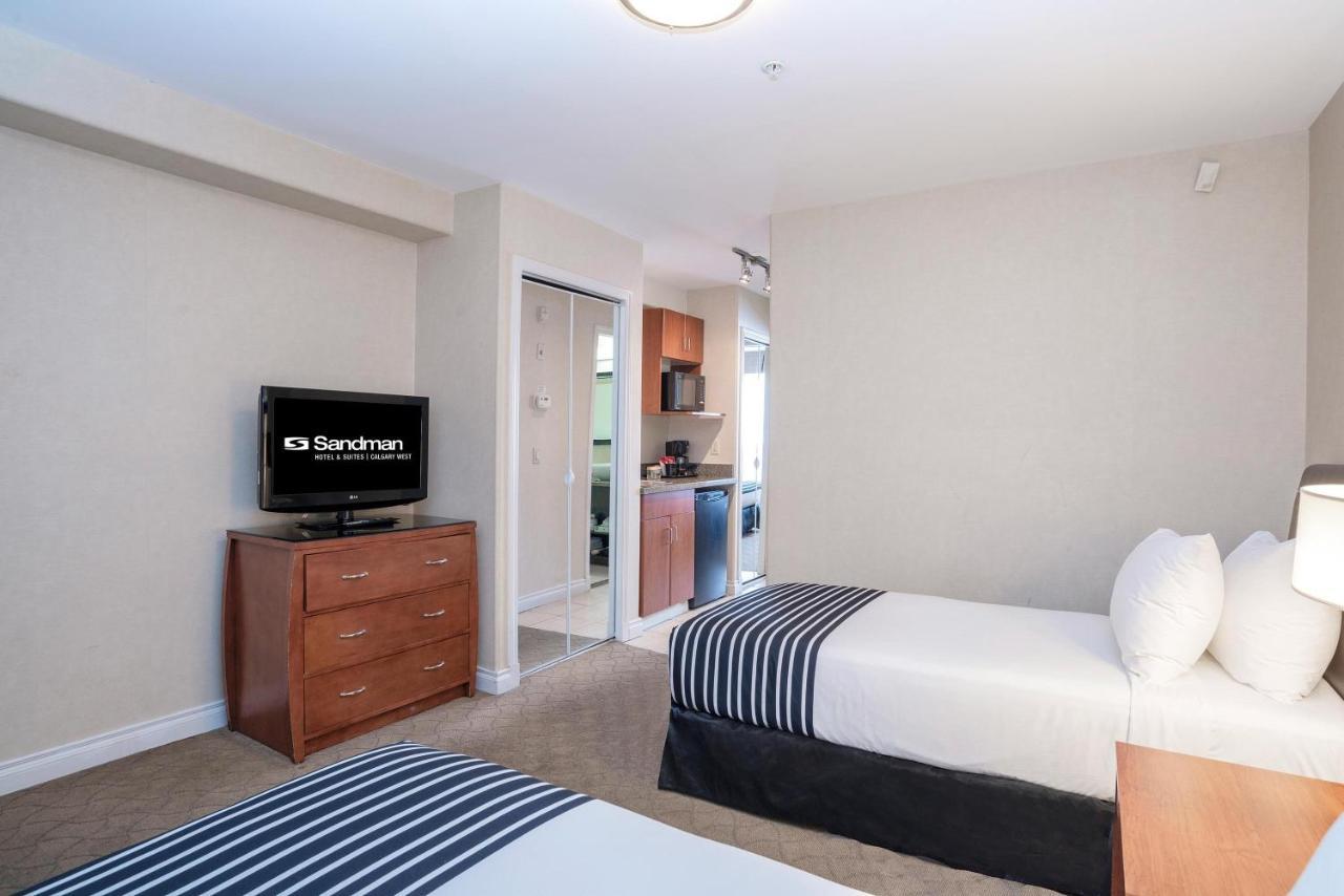 Hotel Sandman & West Calgary