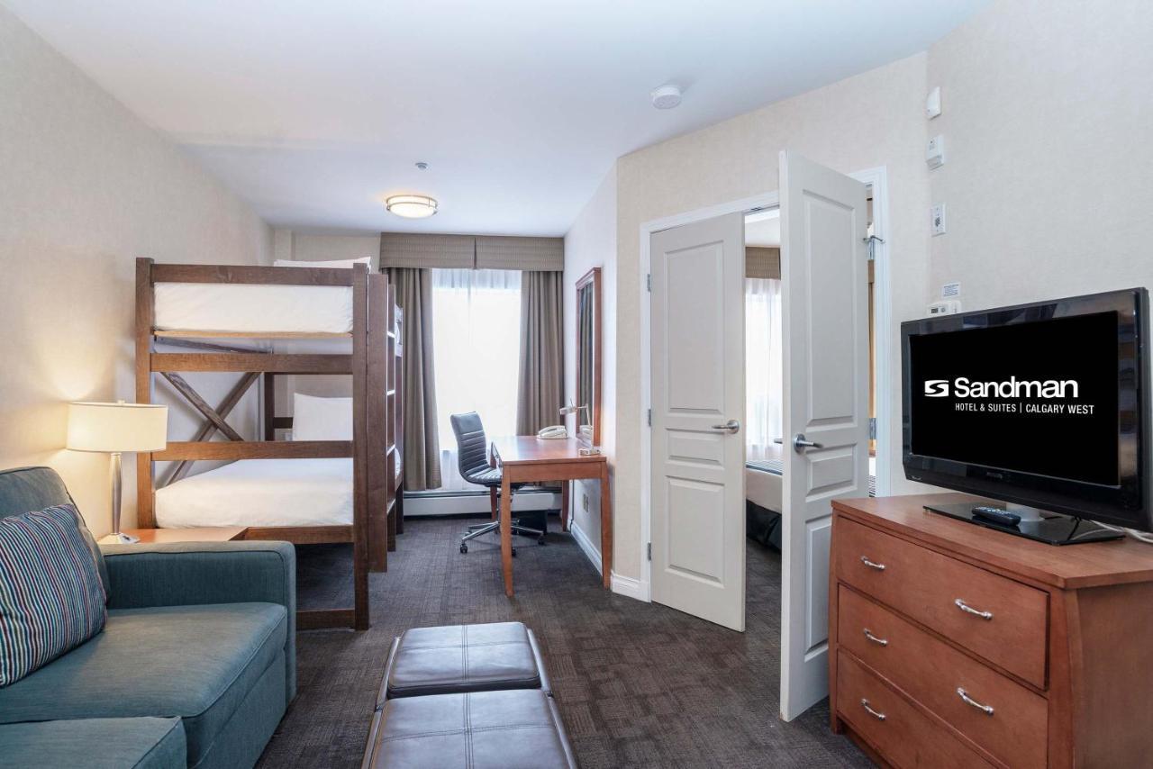 Hotel Sandman & West