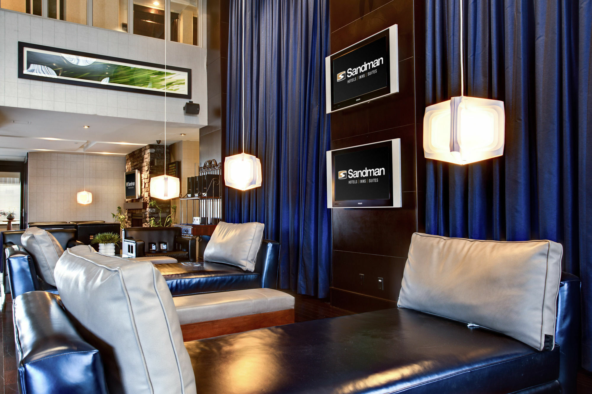Hotel Sandman & West Calgary